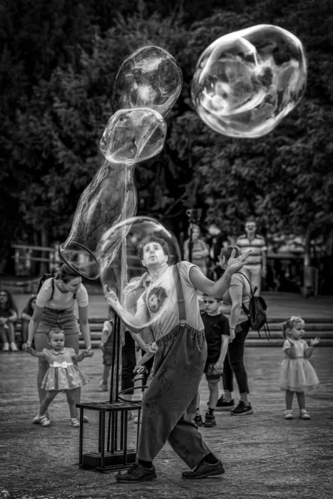 Calin, Silvia Rucsandra: Bubble blower