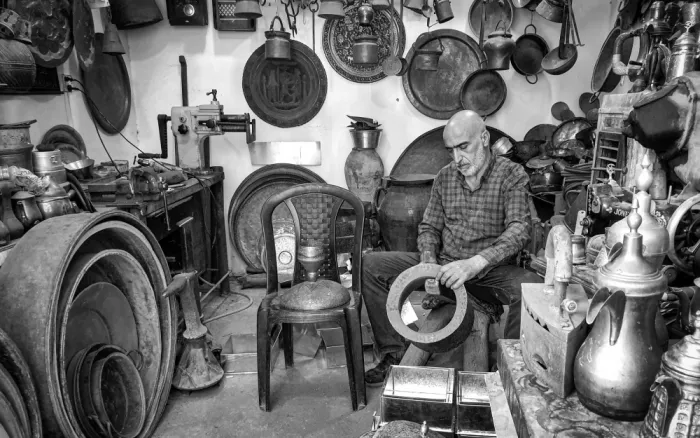 Alsofey, Bashar: Lavoro manuale