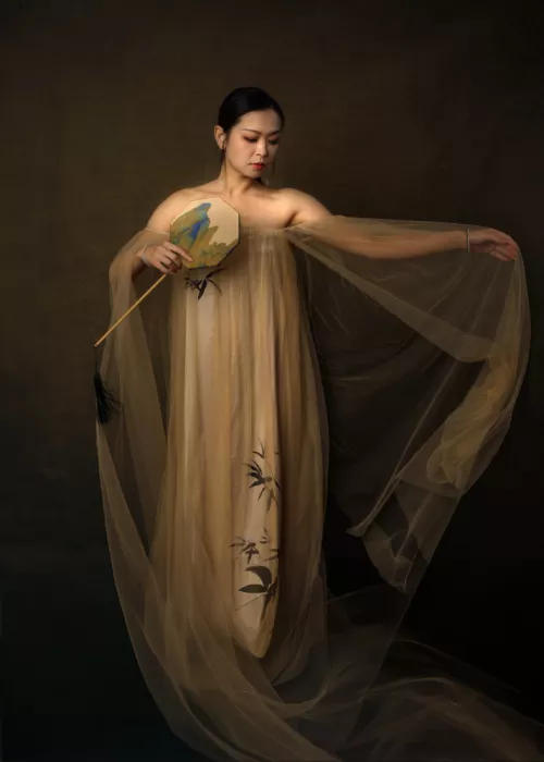 W, Deming: Lady in Gauze Shirt