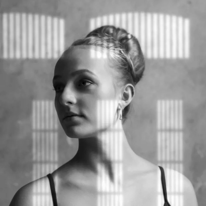 Schleicher-Schwarz, Roswitha: Celina con riflessi di luce