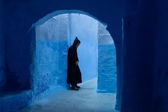 Raga, Gil Joan: Chefchaouen chilaba