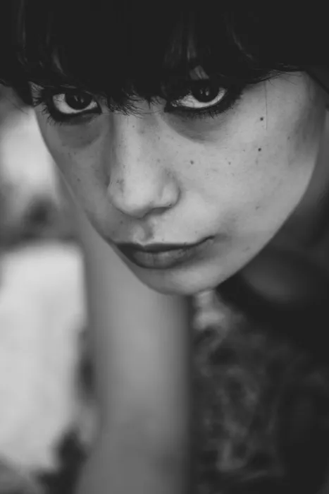 akyurt, engin: young girl