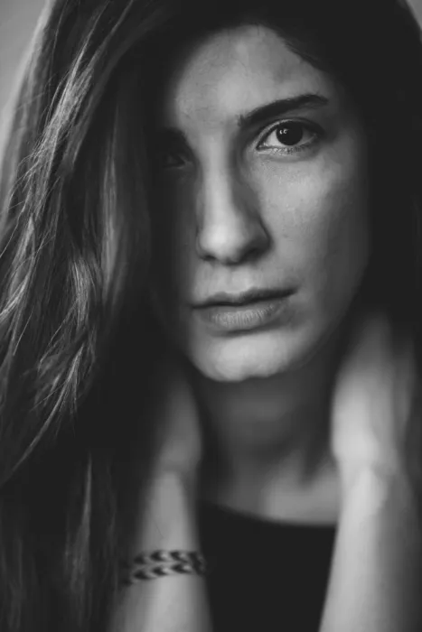 akyurt, engin: young girl