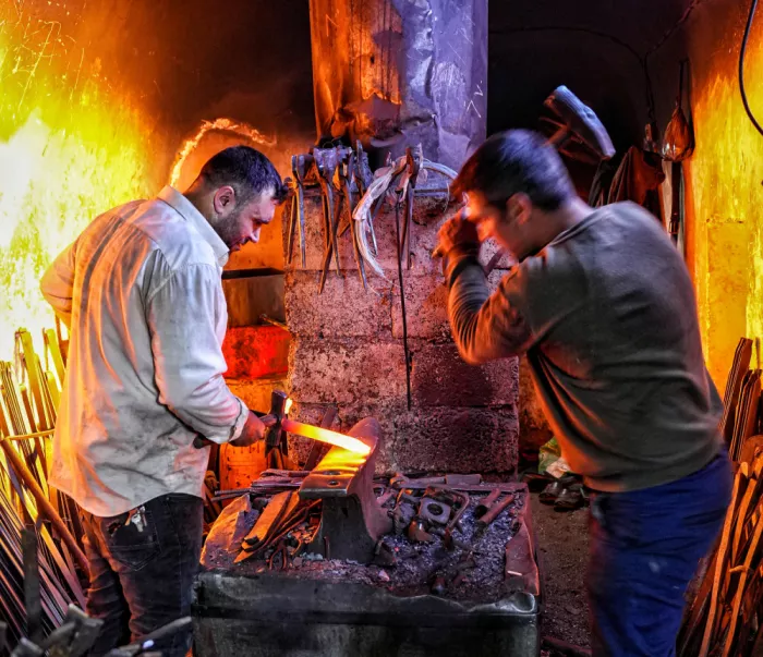 Alsofey, Bashar: Lavoro manuale