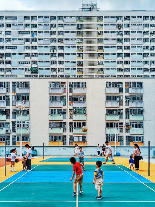 Chung, Ho Tong: Niños viviendo en la vivienda social