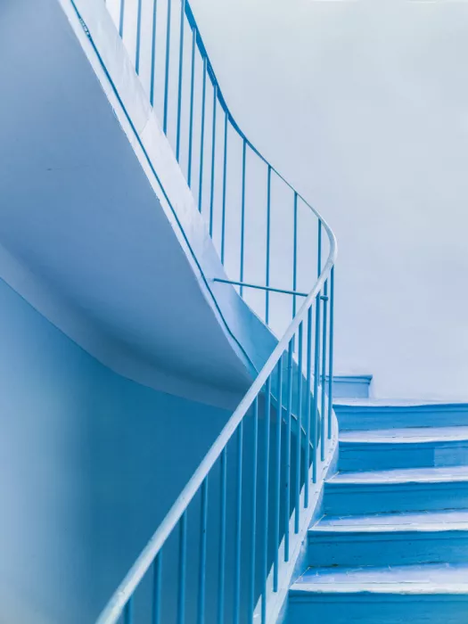 Zwart, Raisa: Blue Steps | Architectural Minimalism