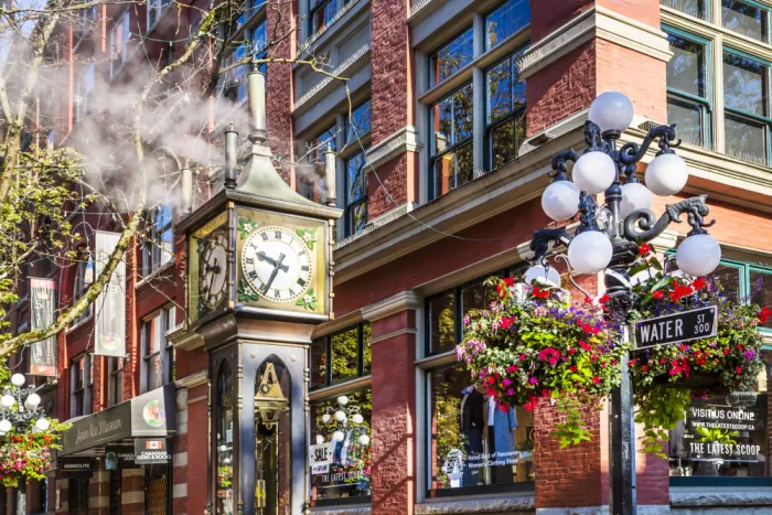 Viola, Melanie: Lo storico orologio a vapore Steam Clock di Vancouver