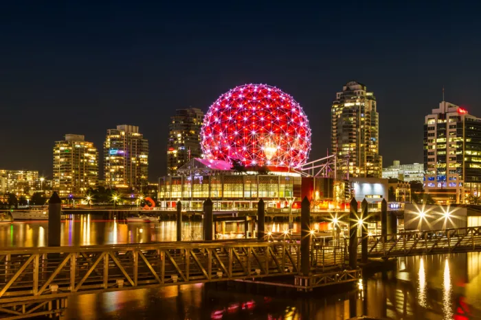 Viola, Melanie: Affascinante paesaggio notturno di Vancouver