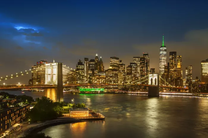 Viola, Melanie: Impressione serale fantastica da New York