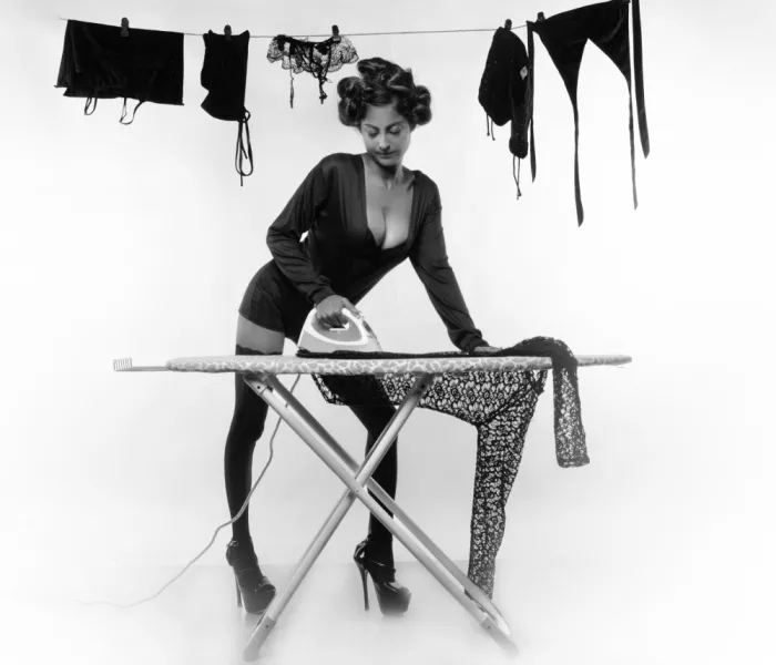 BHATTACHARYYA, PARTHA: Stylish Lady1 au travail