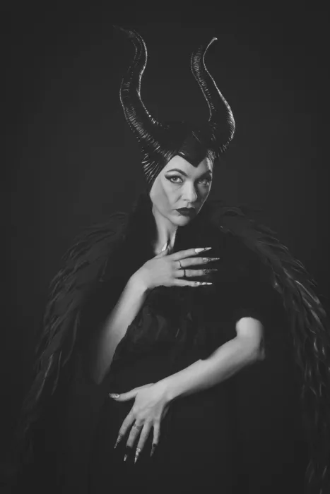 Budyta, Dariusz: Señora de la Oscuridad