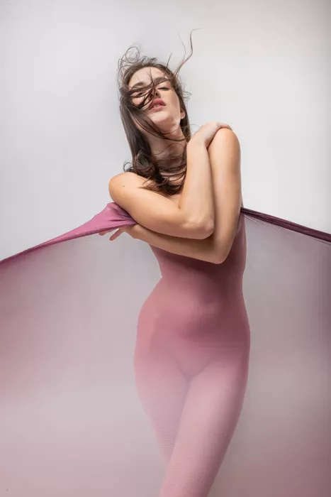 Raga, Gil Joan: Sara in rose