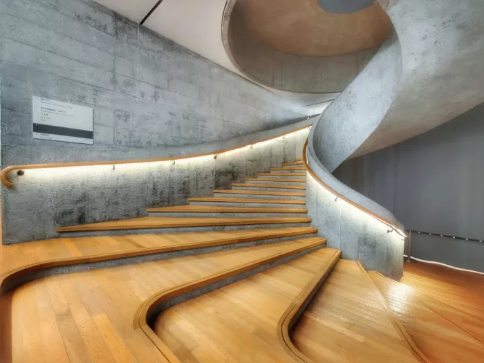Chung, Ho Tong: Escalera de caracol