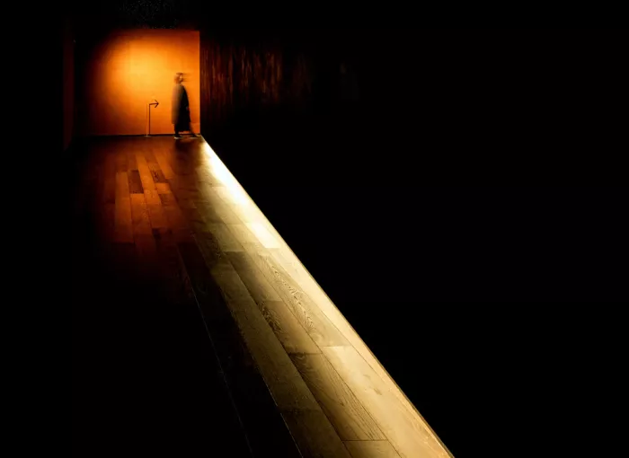 hee, dong HAN: In einer Ecke