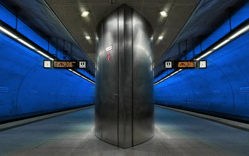 Droste, Holger: der Bahnhof
