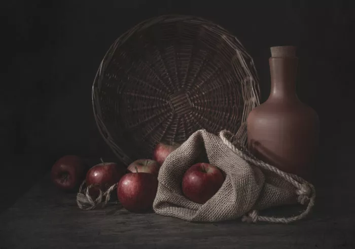 Perfoncio, Margareth: Apples and shadows