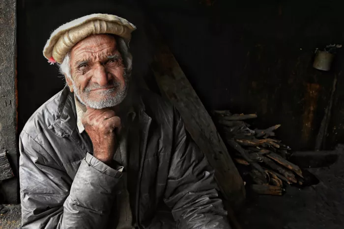 Perovich, Irene: Anciano hombre Kalash