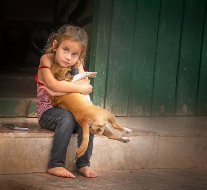 Su, Yuan: La fille et son chien