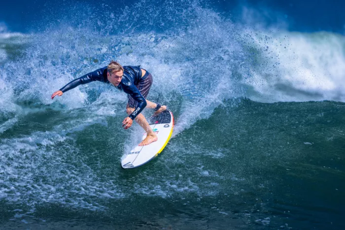 Zhang, Dennis: Wave rider