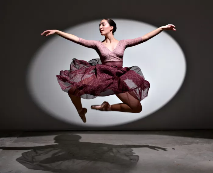 GIL, Yoram: Sara