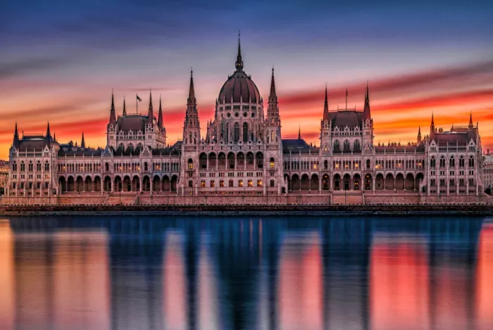 Nanev, Vasil: Beautiful Sunrise over the Parliament in Budapest