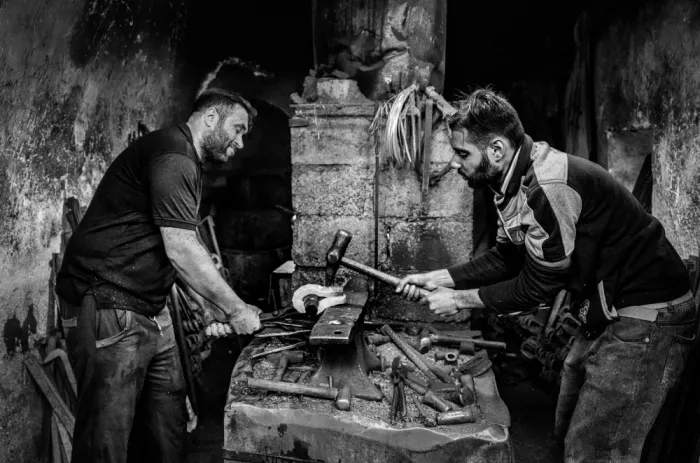Alsofey, Bashar: Lavorazione tradizionale del ferro _ Lavoro manuale