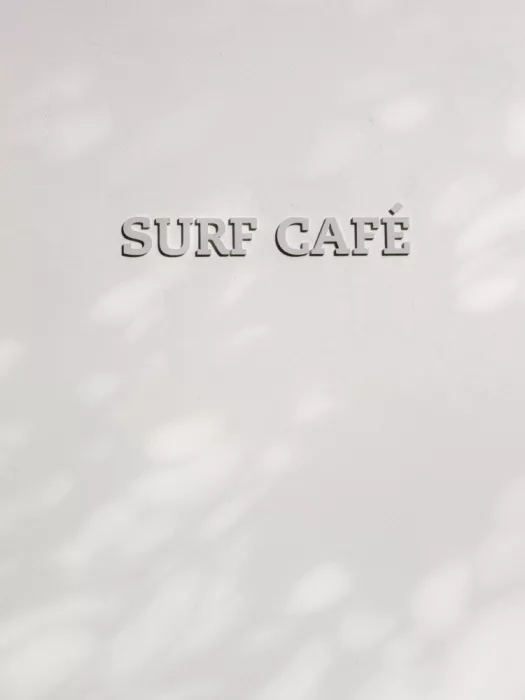 Zwart, Raisa: Surf Cafe Ericeira