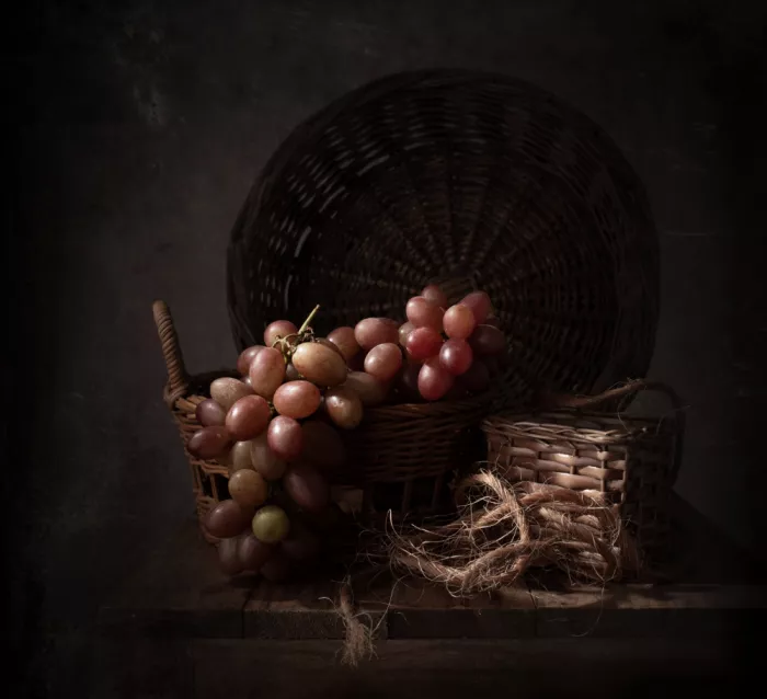 Perfoncio, Margareth: Grapes and shadows