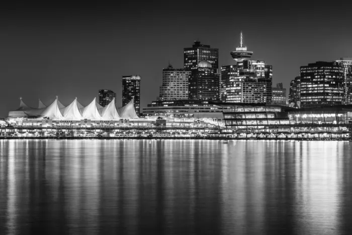 Viola, Melanie: Affascinante impressione serale da Vancouver | Monocromatico