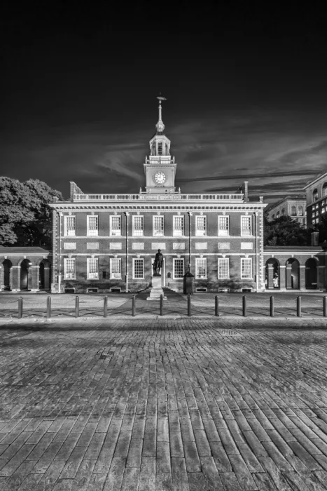 Viola, Melanie: Philadelphia Independence Hall | Monocromatico