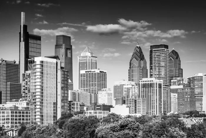 Viola, Melanie: Vista del Downtown Philadelphia | Monocromo