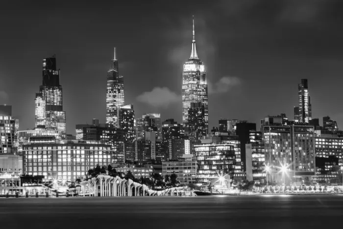 Viola, Melanie: Affascinante skyline di Midtown Manhattan con Little Island