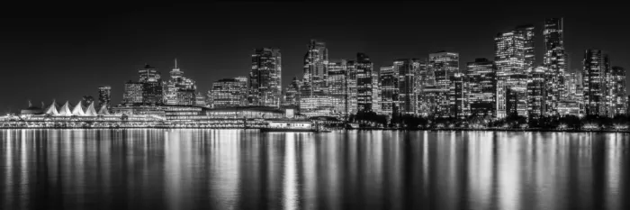 Viola, Melanie: Suggestivo panorama serale di Vancouver