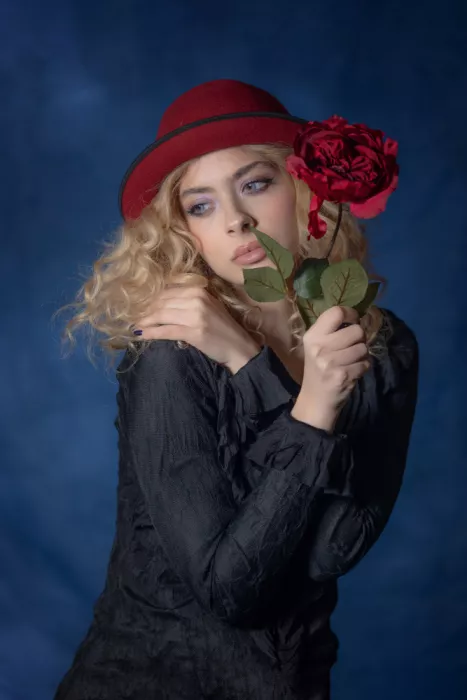 Calin, Silvia Rucsandra: Flor roja