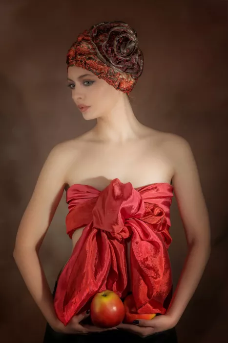 Calin, Silvia Rucsandra: Manzana roja