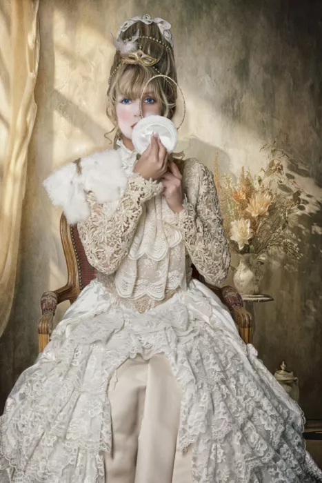 Kayen-Mouthaan, Carola: Sometimes you wish you could look through the mirror instead of in the mirror.