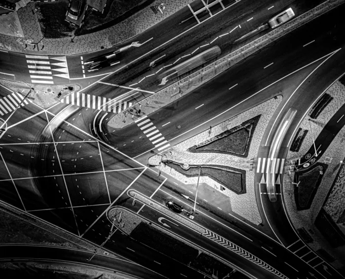 Ras, Abu Ali: Aerial View of Dubai Intersection in Black and White