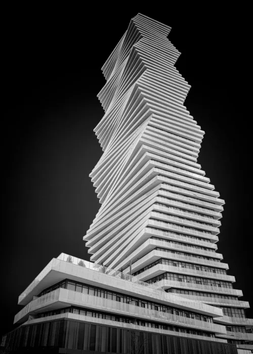Luo, Louie: Zig-Zag Up