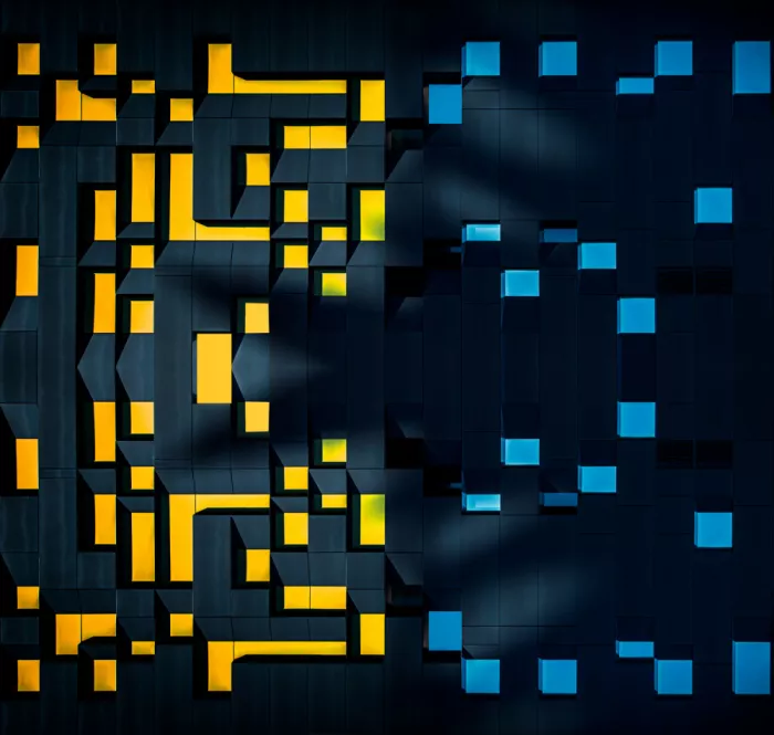 Luo, Louie: Encoded Wall