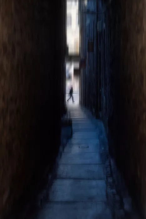 Zhou, Steven: An Alleyway in Edinburgh