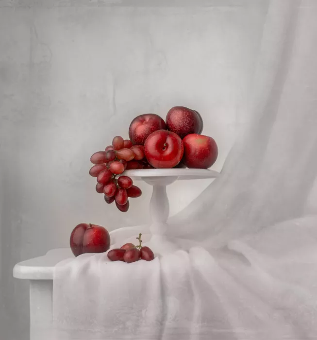 Perfoncio, Margareth: Plums and Grapes