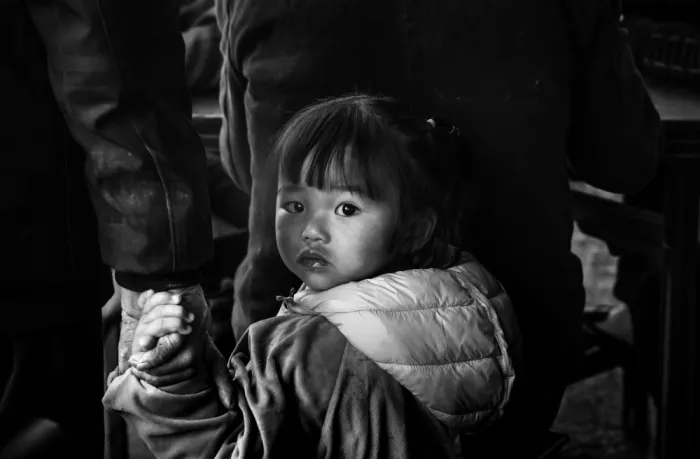 Ying, Li: Tenendosi per mano
