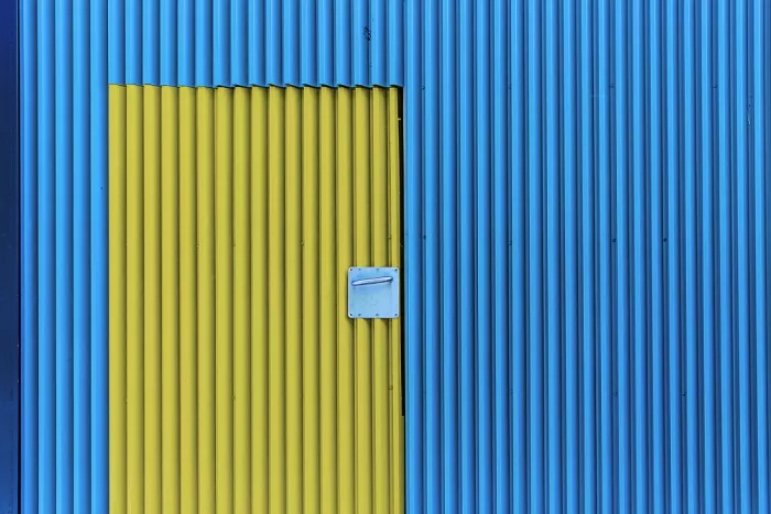 Domont, Jois: The yellow door