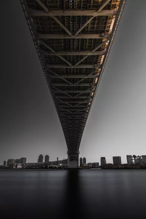 Y., Tomoyasu: Ponte