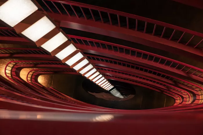 Feng, Calvin: La Luz y la Escalera