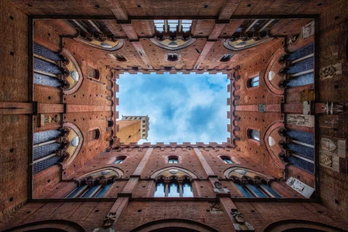 Xu, Mei: Sienský Palazzo Pubblico, pohled zevnitř