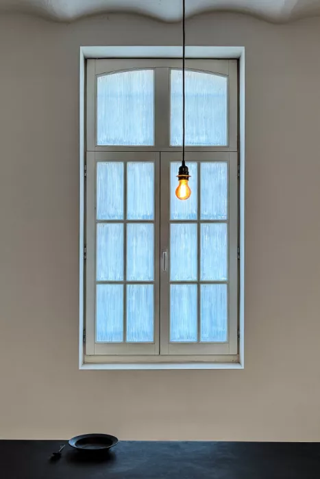 Joosten, Lus: Table jaune à la lumière
