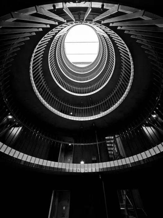 KOBAYASHI, KIMIO: Atrium Métallique