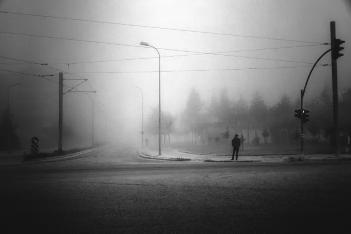 Kiral, Cicek: Straßen im Nebel