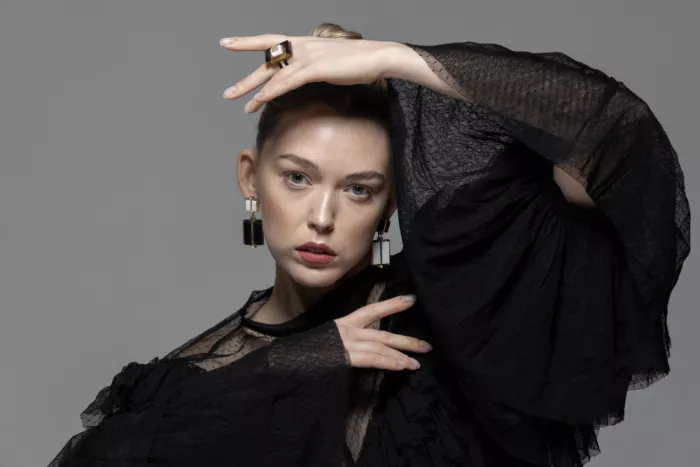 Topalismailoglu, Nevra: Masha